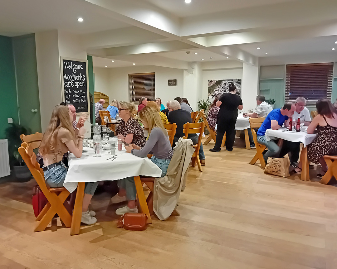quiz-night-at-the-woodworks-garden-centre-02